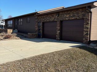802 3rd Ave SW, West Bend, IA 50597
