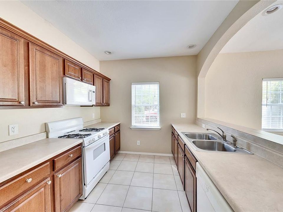 2nd image of 2809 E 22nd St #A
