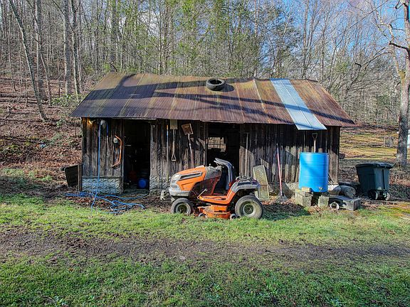 30th image of 8214 Charity Hwy
