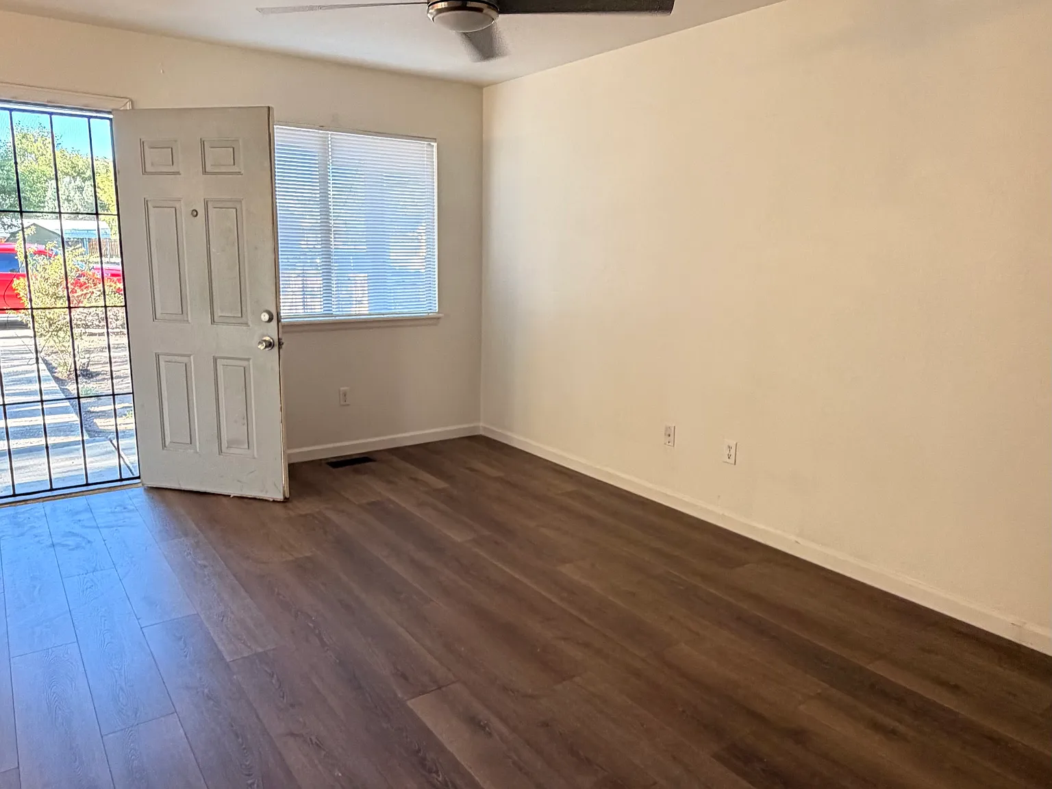 3 bed, 1200 sqft, $1,600 — Photo 3