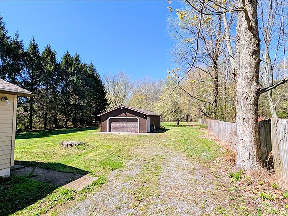 3rd image of 6989 Reed Rd