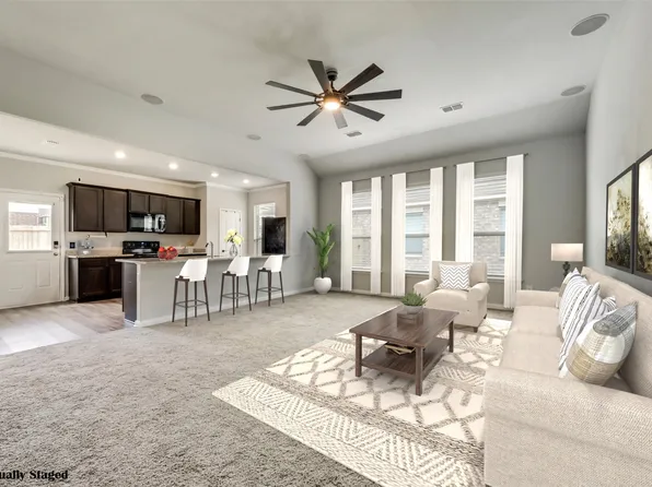 104 Bluebonnet Dr, Sanger, TX 76266