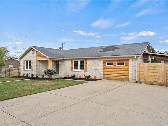 2nd image of 601 Hickory Hill Dr