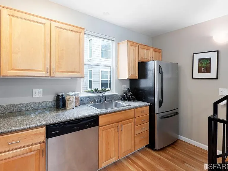 6 Jennifer Pl — Photo 4