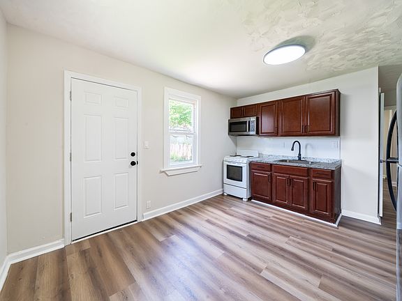 3rd image of 243-245 Cincinnati Ave