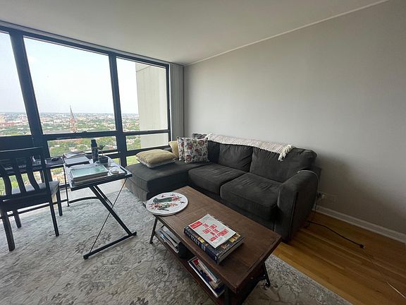 3rd image of 1636 N Wells St APT 2506