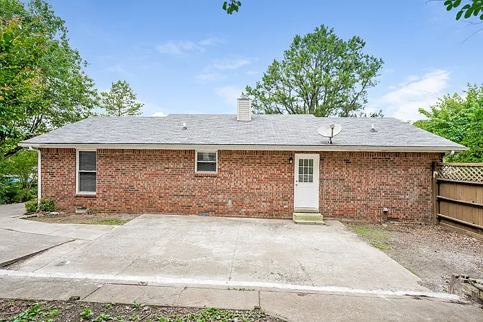 3652 Chesapeake Dr — Photo 16