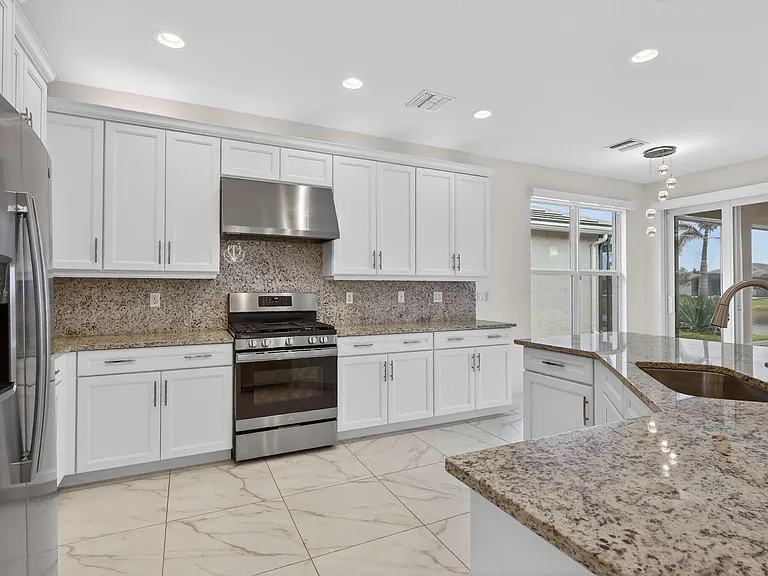 11765 SW Poseidon Way — Photo 15
