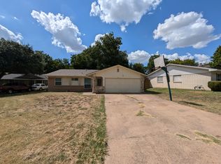 415 Falling Leaves Dr, Duncanville, TX 75116