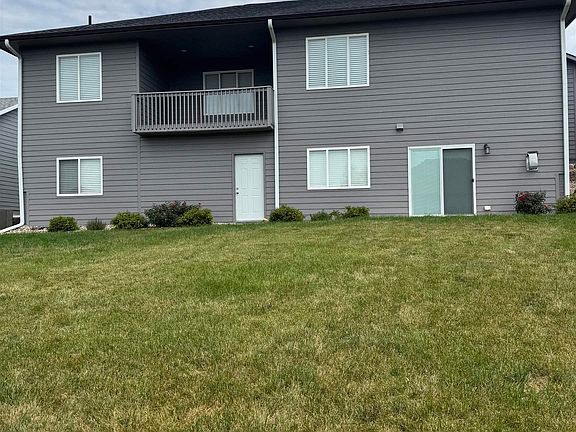 3rd image of 1013 N Danielle Dr
