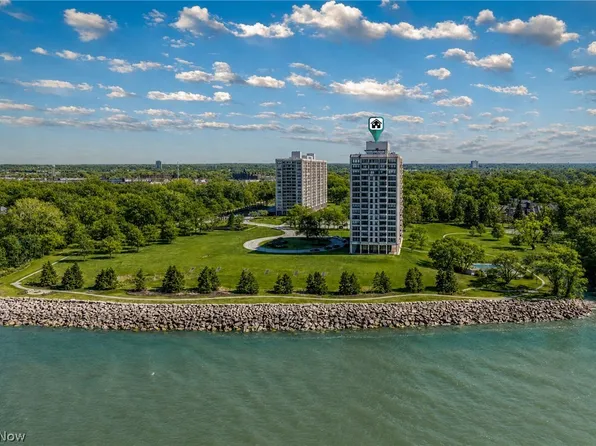 2 Bratenahl Pl APT 8C, Bratenahl, OH 44108