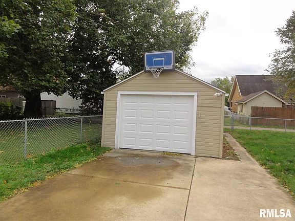 5th image of 2028 W Clarke Ave