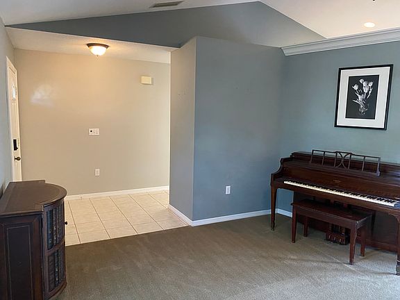 Main Entry/Family Room