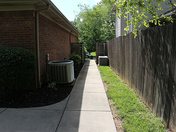5th image of 4544 Clubhouse Dr