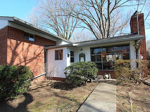 2nd image of 5005 Elsmere Pl