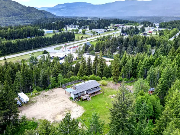 366 Joyce Ln, Clearwater, BC V0E 1N1