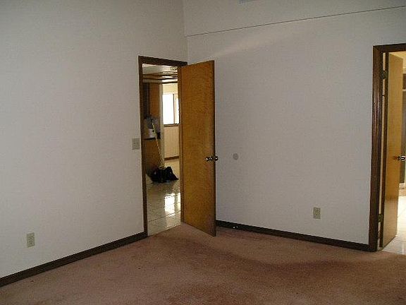 5th image of 4103 Yellowwood Dr