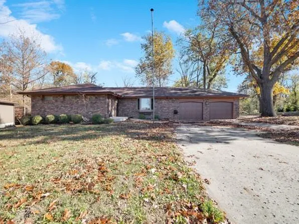 811 Walnut St, Higginsville, MO 64037