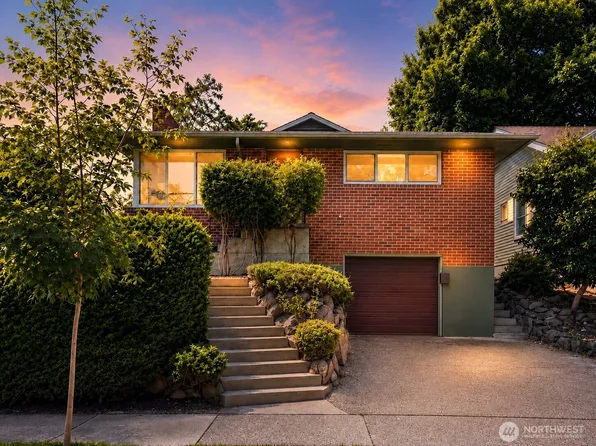 5547 38th Avenue NE, Seattle, WA 98105