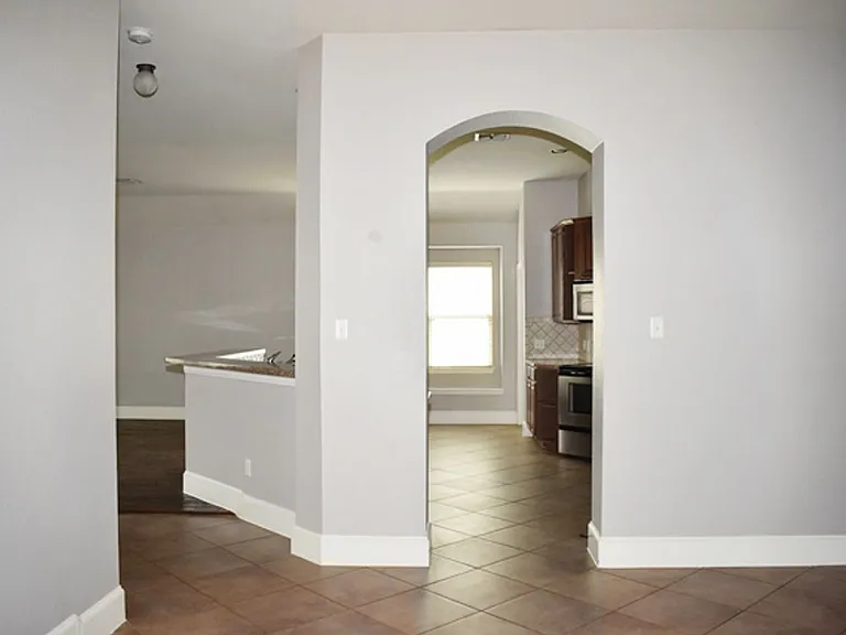 10312 Colfax Dr — Photo 8