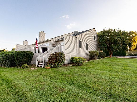 3rd image of 248 Shaker Ln