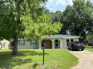 2012 Woodbury Rd, Gautier, MS 39553