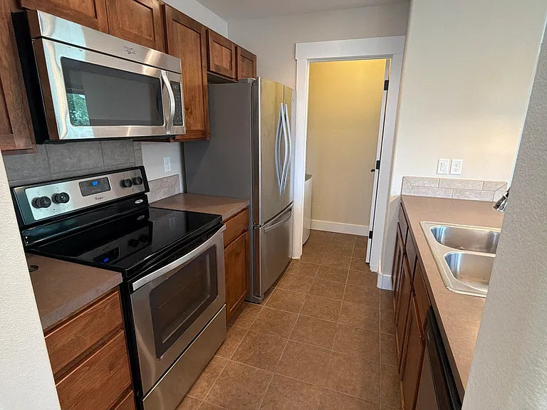 251 Urban Prairie St #B — Photo 7