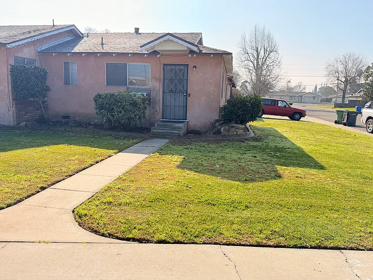 3224 Berg Ave — Photo 10