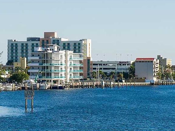 5th image of 2900 N Ocean Blvd #402