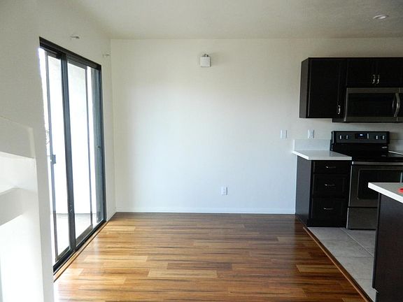 4th image of 172 Kingston Ave