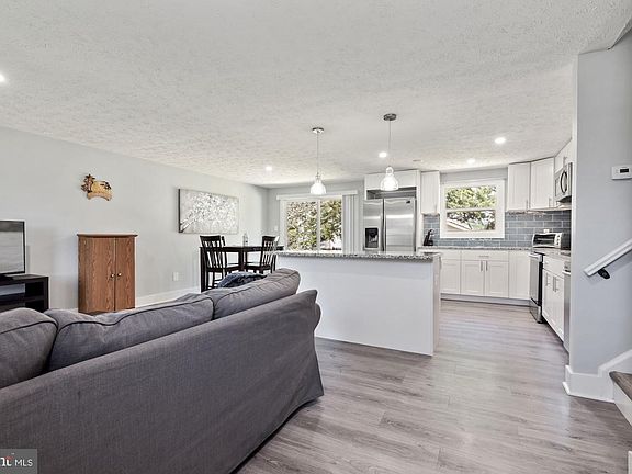 3rd image of 7606 Sheffield Green Way