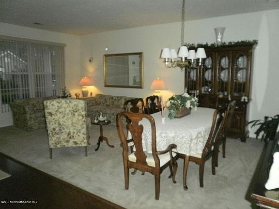 4th image of 13 Greenwillows Dr
