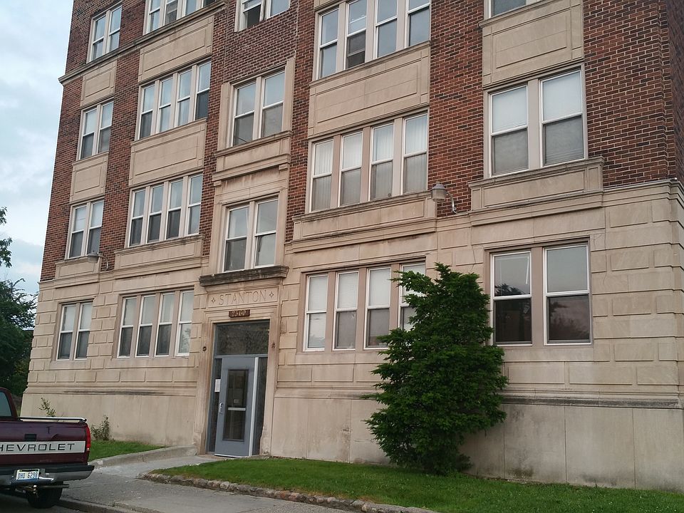 1st image of 2360w Grand Boulevald