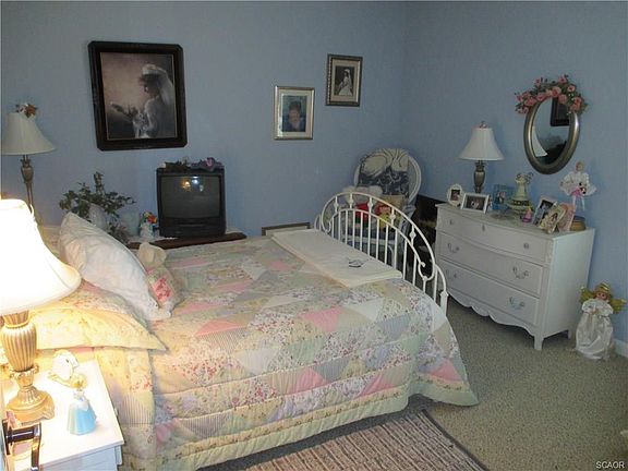 3rd image of 414 Delaware Ave