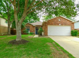 7917 Seven Oaks Ln, Denton, TX 76210