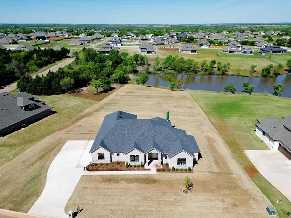 13715 Blue Star St, Edmond, OK 73025