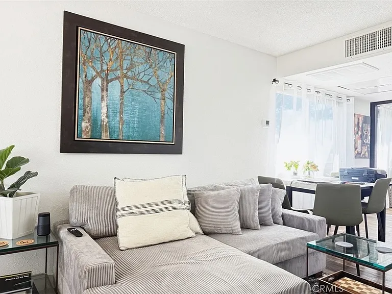 64281 Spyglass Ave — Photo 3