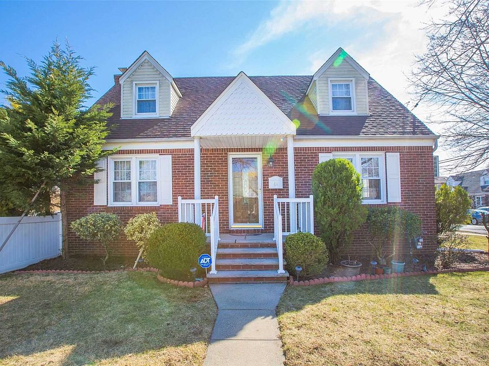 1st image of 54 Franklin Ave