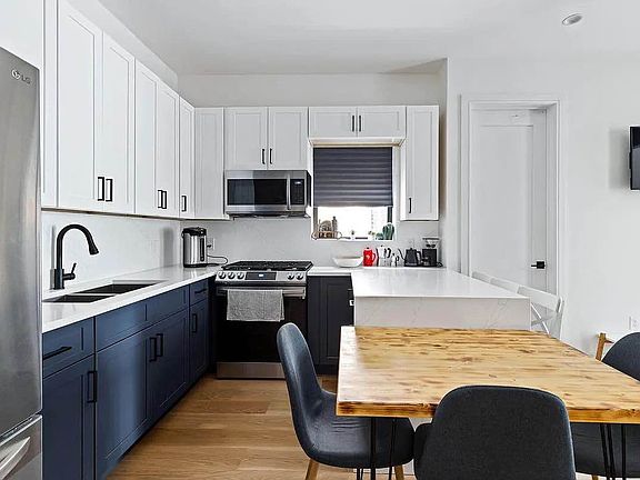 4th image of 539 Kingston Ave #2R