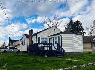 1028 Mountain Rd, South Charleston, WV 25303