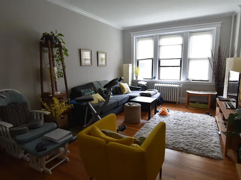 9 Greenway Ct #2 — Photo 2