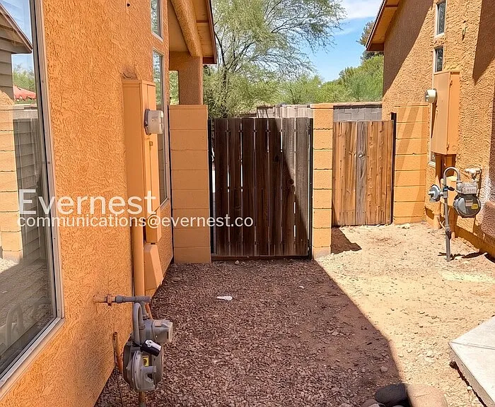 2057 E Calle Arroyo Lindo — Photo 22