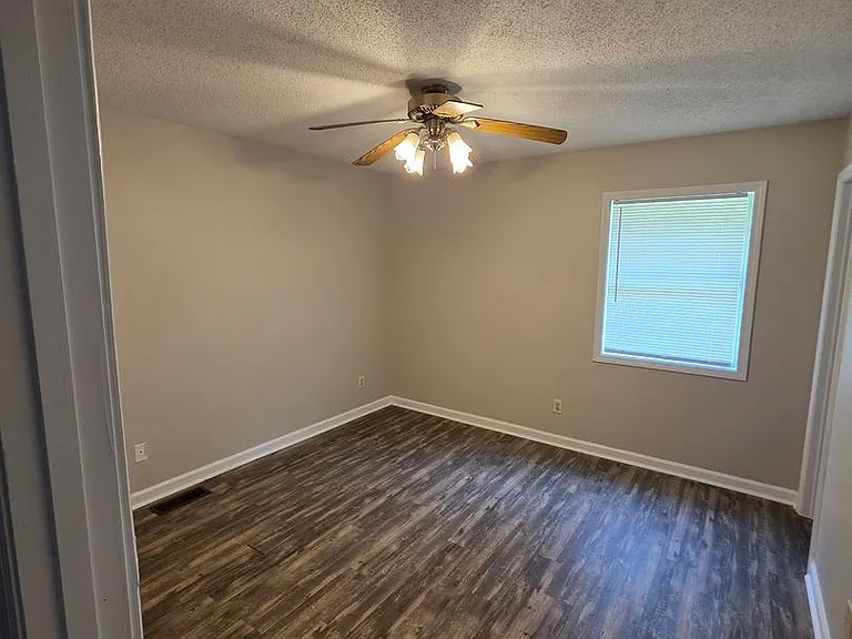 61-77 Mackenzie Ln — Photo 3