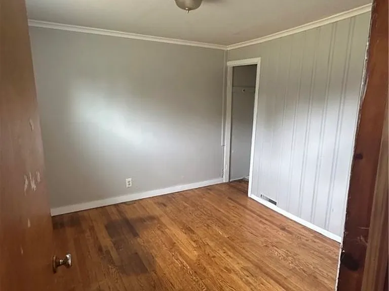 114 Hovey St — Photo 3