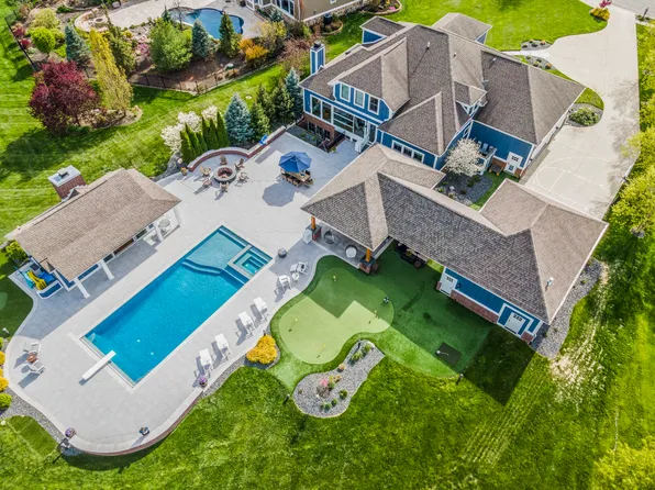7991 Cheval Rue Ct, Zionsville, IN 46077