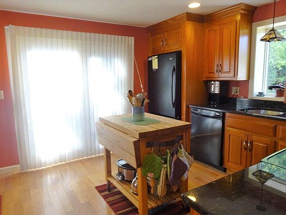 2nd image of 6 Kingswood Dr