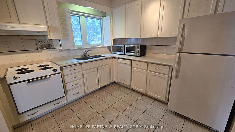 Toronto House for rent - 4 Bedrooms — photo 6
