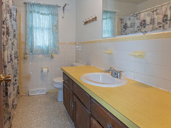 2nd image of 25 Winthrop St