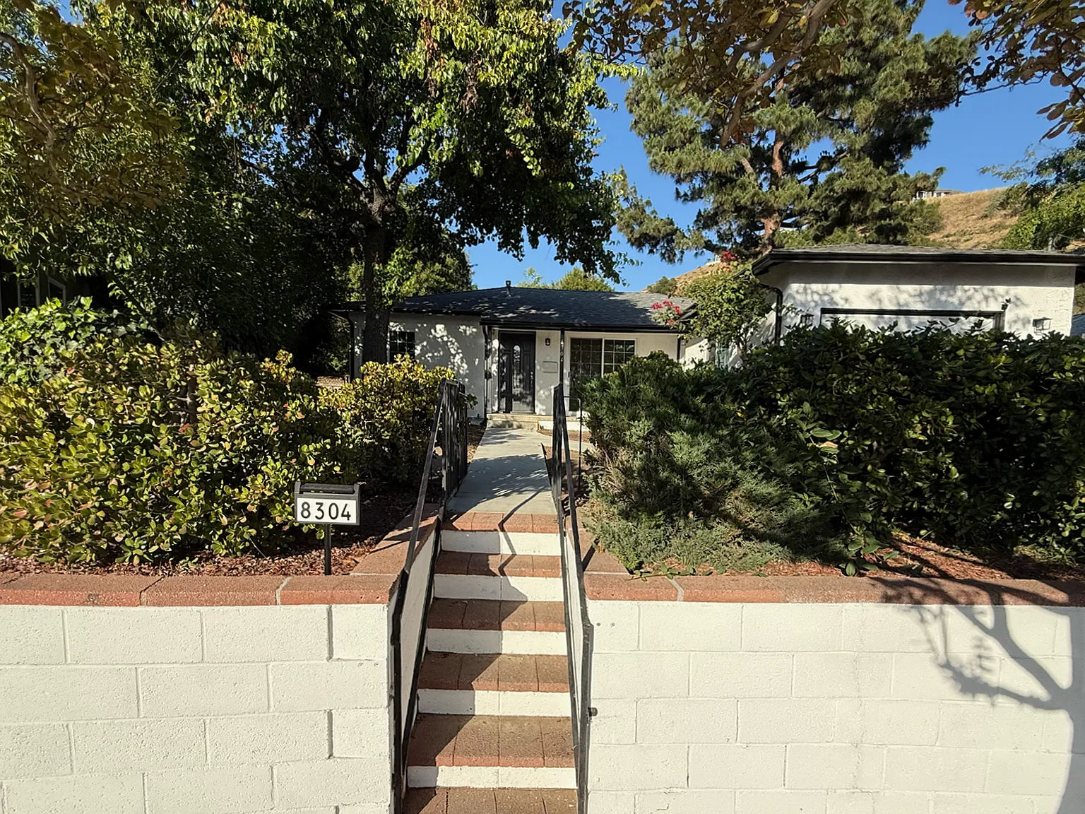 3 bed, 1380 sqft, $4,995 — Photo 2