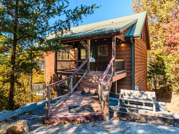 4104 Harvest Moon Ln, Sevierville, TN 37862